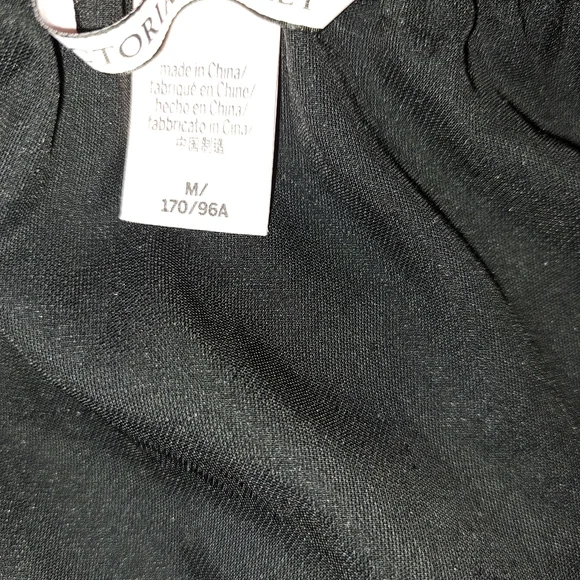 Victoria Secret Velvet V Neck Romper Ruffle Trim Black Relaxed Fit Size Medium - Picture 7 of 8